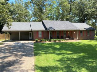 2611 Lonesome Rd, Albany, GA 31721