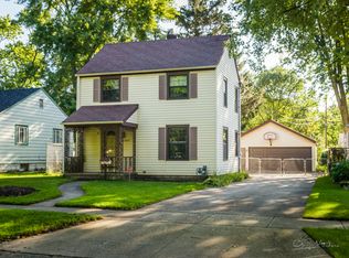 18307 Oakwood Ave, Lansing, IL 60438