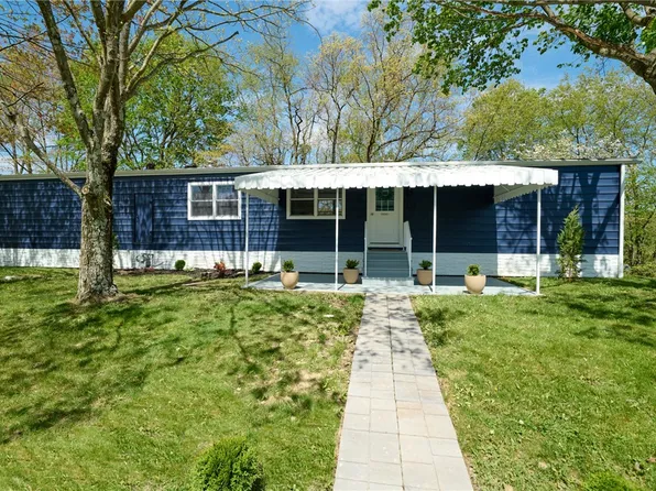 122 Woodland Dr, Tarentum, PA 15084