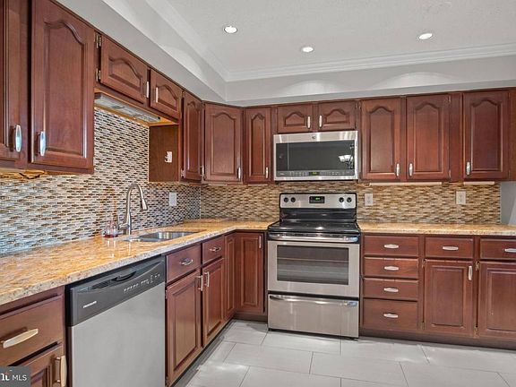 4th image of 3390 Longbow Ct