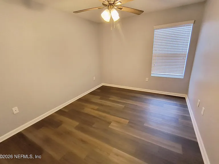 1211 Sarahs Landing Dr — Photo 15
