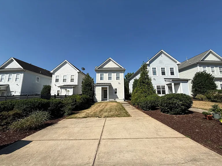 7758 Acc Blvd — Photo 17