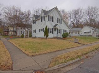 301 N Red Bud Trl, Buchanan, MI 49107