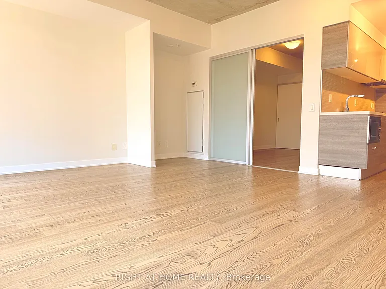 1239 Dundas St W #202 — Photo 16