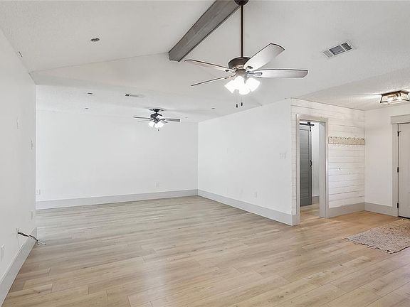 4th image of 5003 Wisteria Dr