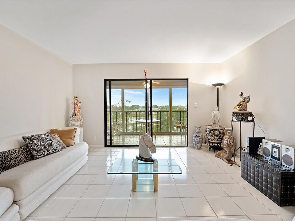1st image of 7240 Huntington Lane #408