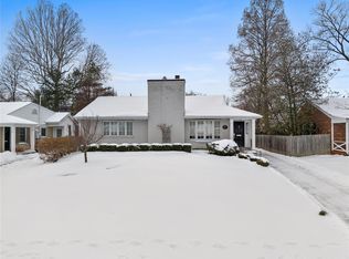 47 Magnolia Dr, Saint Louis, MO 63124