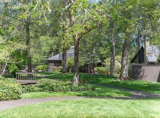 140 Brae Burn Dr, Eugene, OR 97405
