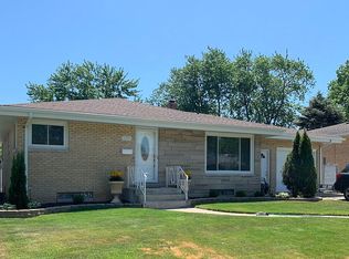 8345 Delaware St, Highland, IN 46322