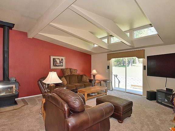 4th image of Forest Grove Ln