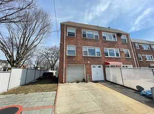 77-29 Parsons Blvd #3A, Fresh Meadows, NY 11366