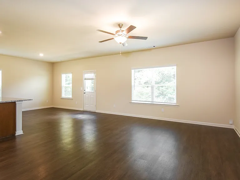 132 Innis Brook Cir — Photo 3