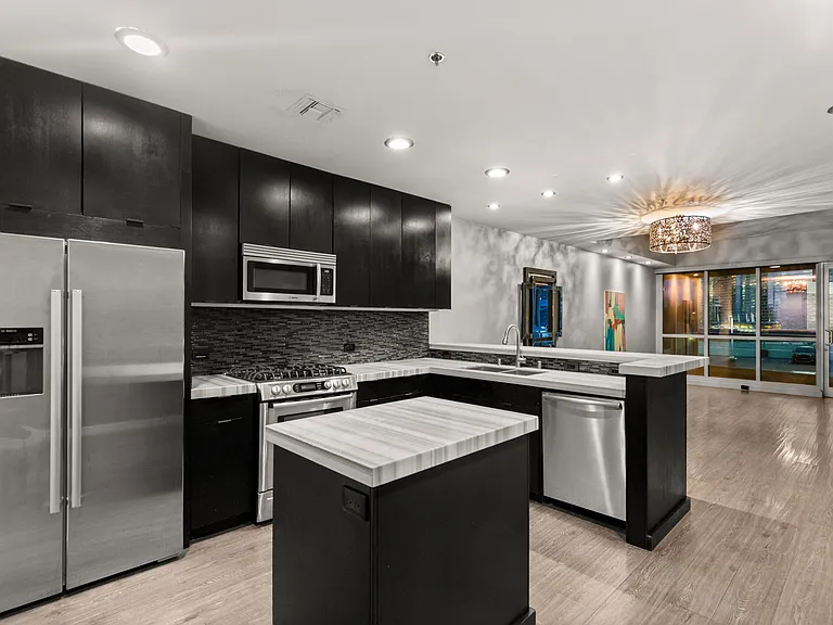 4525 Dean Martin Dr #511 — Photo 3