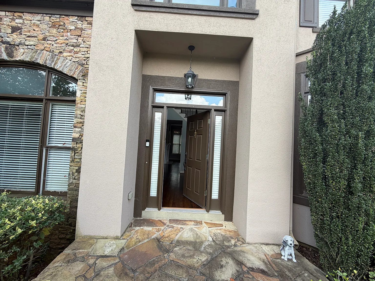 6 bed, 4445 sqft, $4,950 — Photo 3