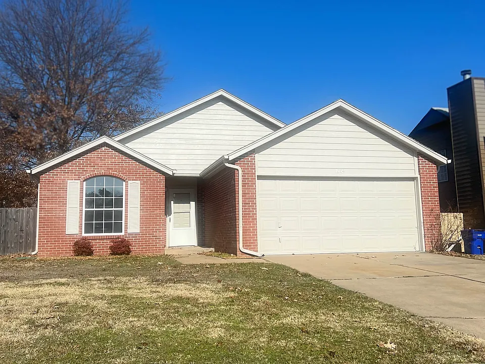 1504 W Edgewater Pl