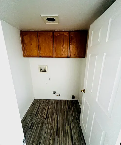 42219 Brighton St — Photo 10
