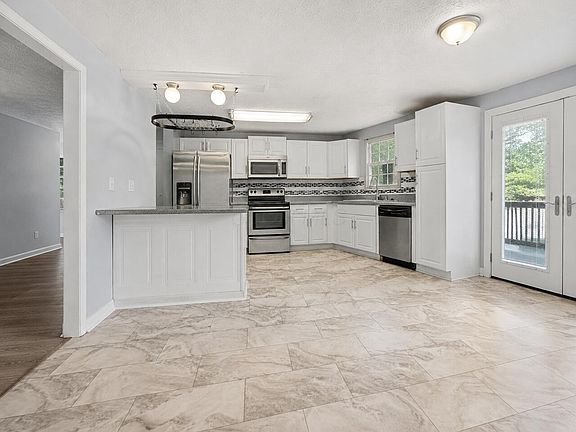 5th image of 3851 Farm Brook Ln