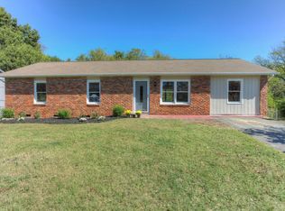 5620 Mondale Rd, Knoxville, TN 37912