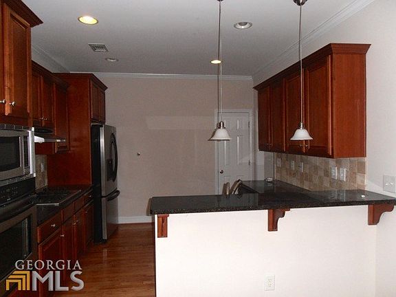 5th image of 430 Buckingham Cir