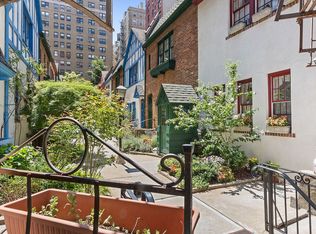 262 W 95th St #2/3, New York, NY 10025