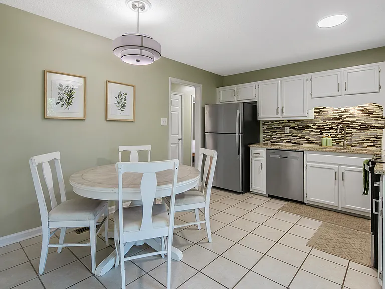 126 Golf Dr — Photo 19