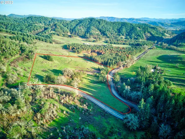 3359 Oak Hill Rd, Roseburg, OR 97471