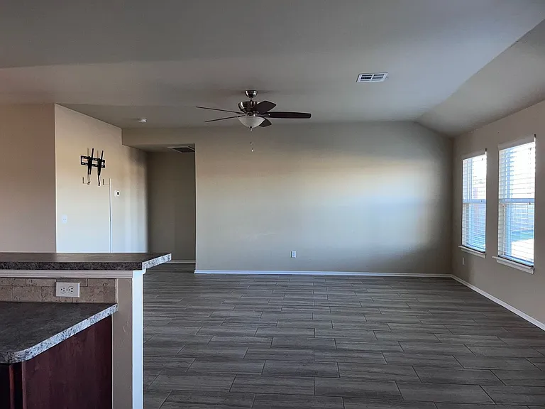 913 N Donald Way — Photo 19