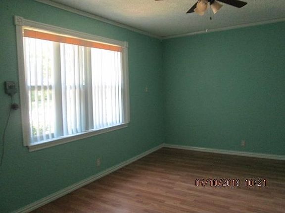 4th image of 2509 Miriam Ln