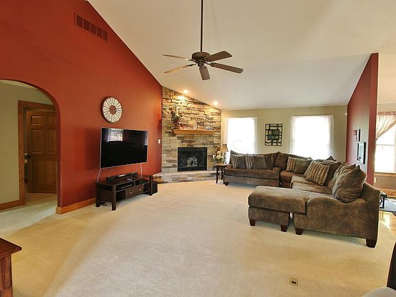 3rd image of 5790 Pine Valley Dr
