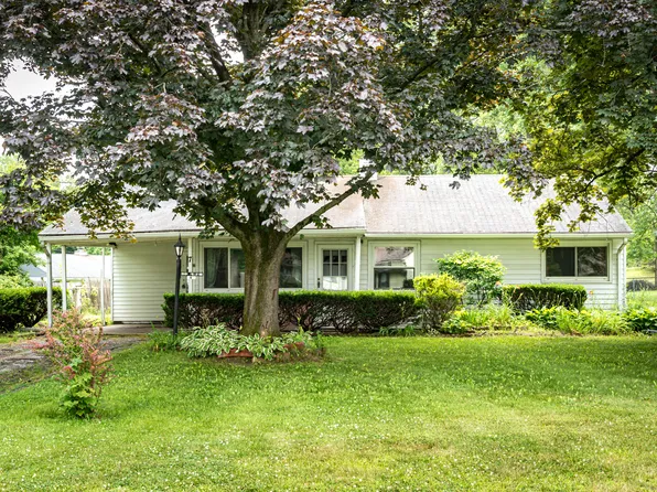 7 Weymouth Drive, Enfield, CT 06082