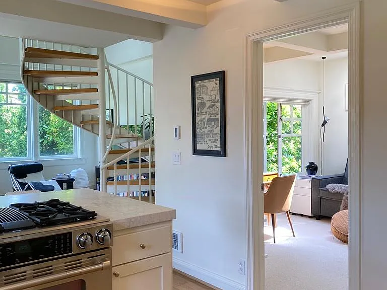 954 Broadway E #204 — Photo 5