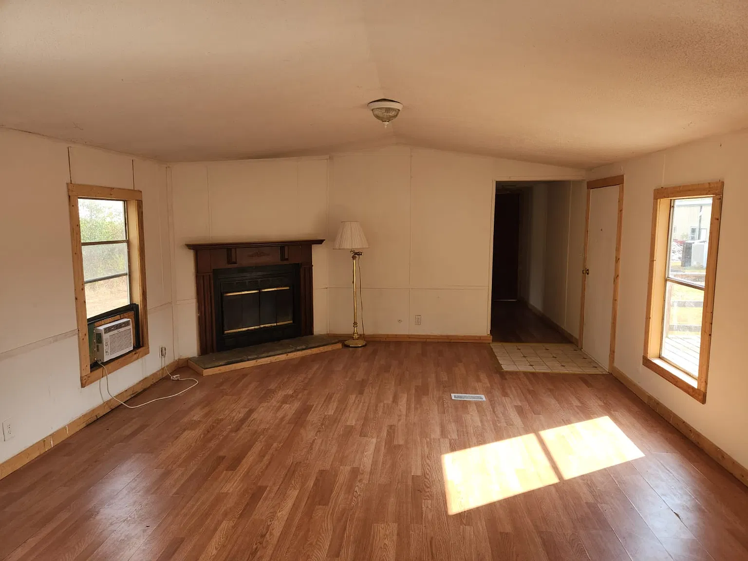 3 bed, 1000 sqft, $1,000 — Photo 2