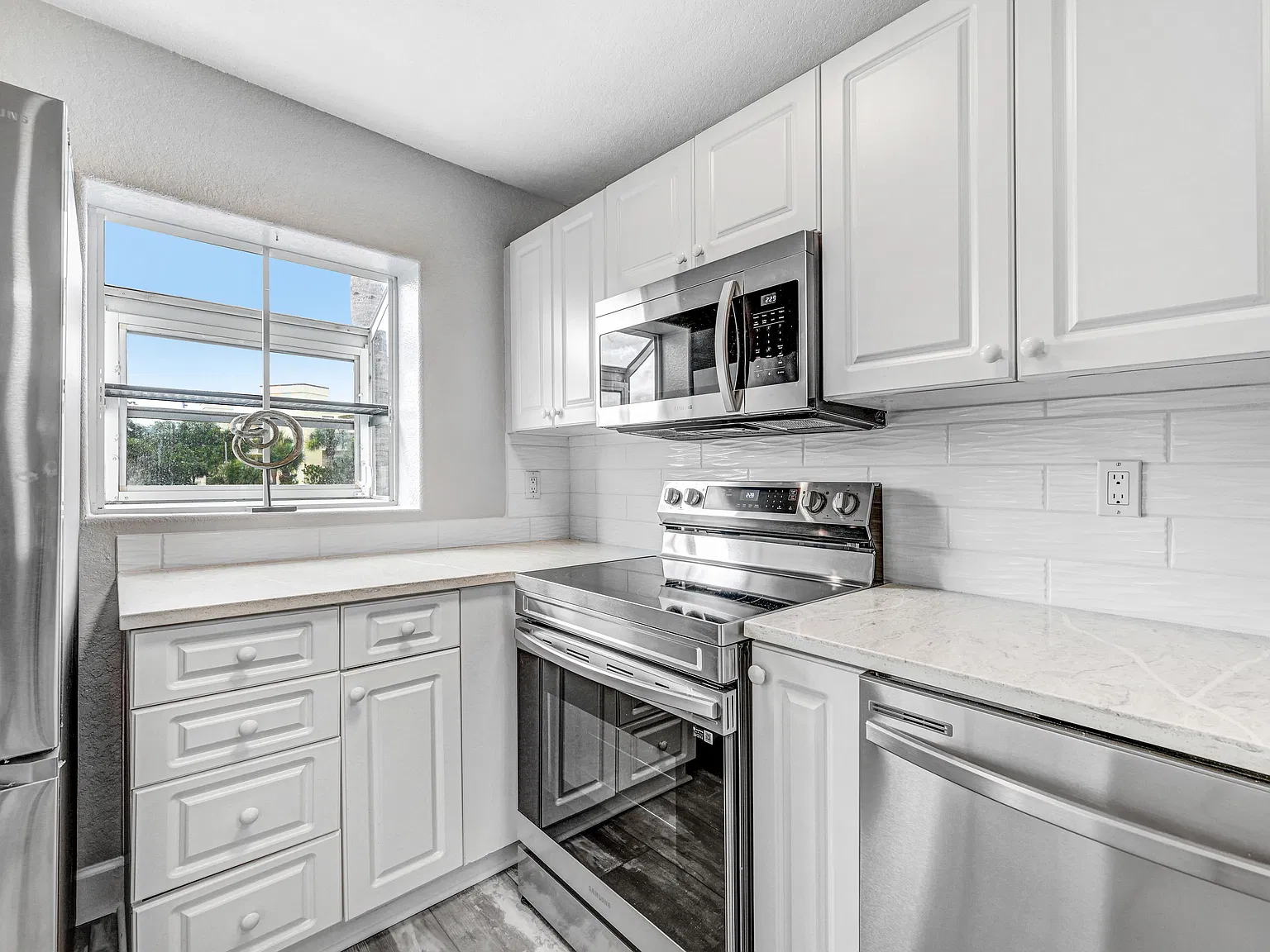 3 bed, 1014 sqft, $2,000 — Photo 4