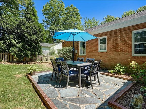 5th image of 105 Forestdale Dr