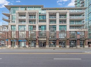 100 E Esplanade St #409, North Vancouver, BC V7L 4V1