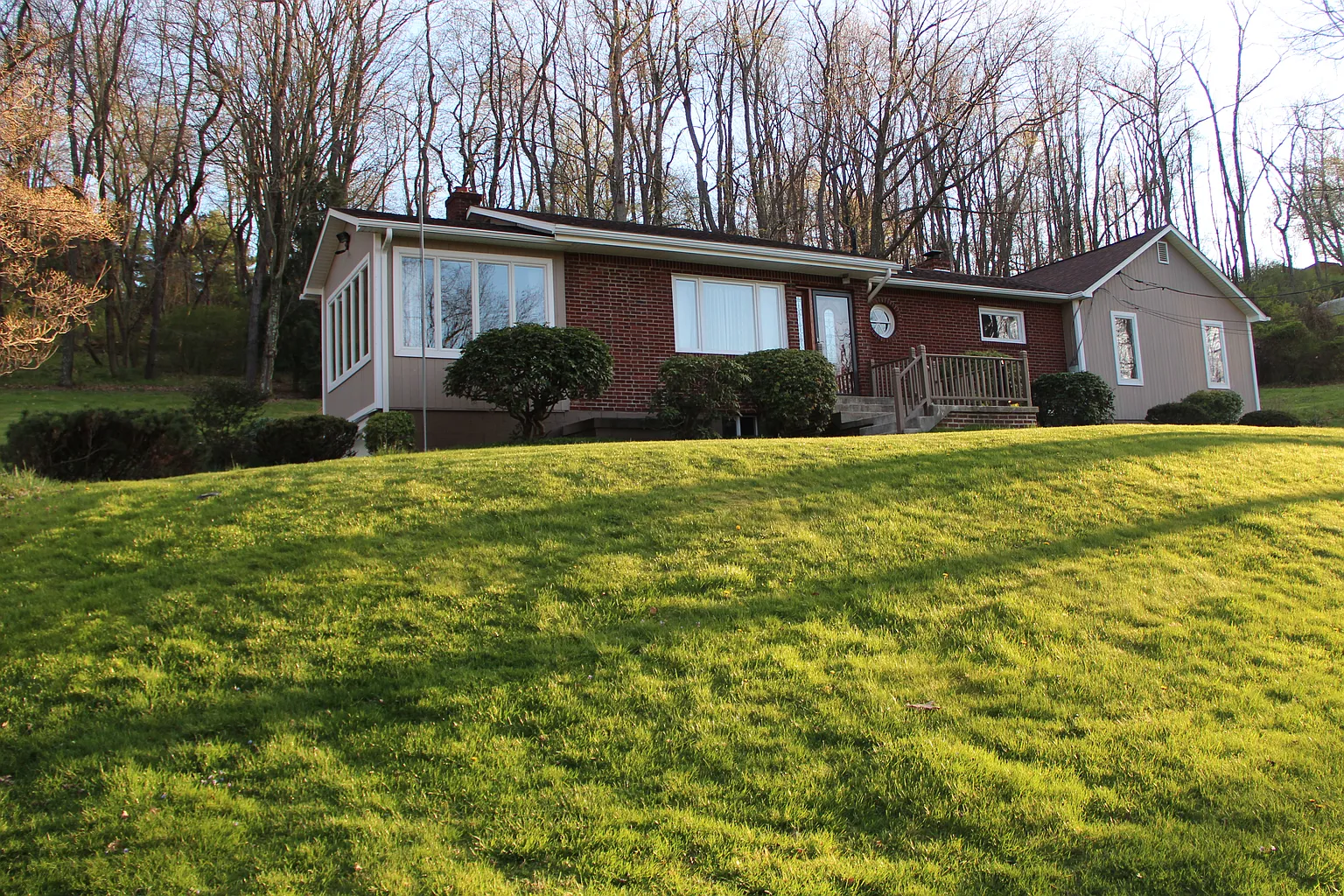 2333 McDevitt Rd photo 1