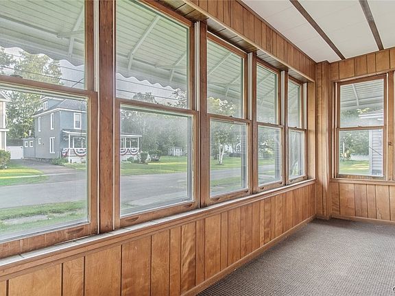 3rd image of 316 W Woodruff St