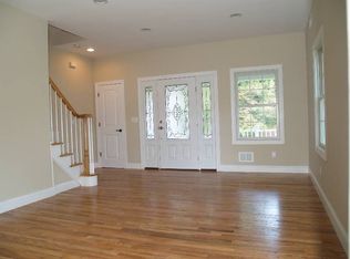 8 Ward Pl, East Hanover, NJ 07936