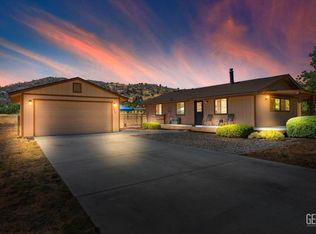30020 Caddy Ln, Tehachapi, CA 93561
