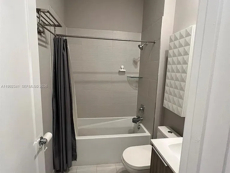 NW 66th St — Photo 15