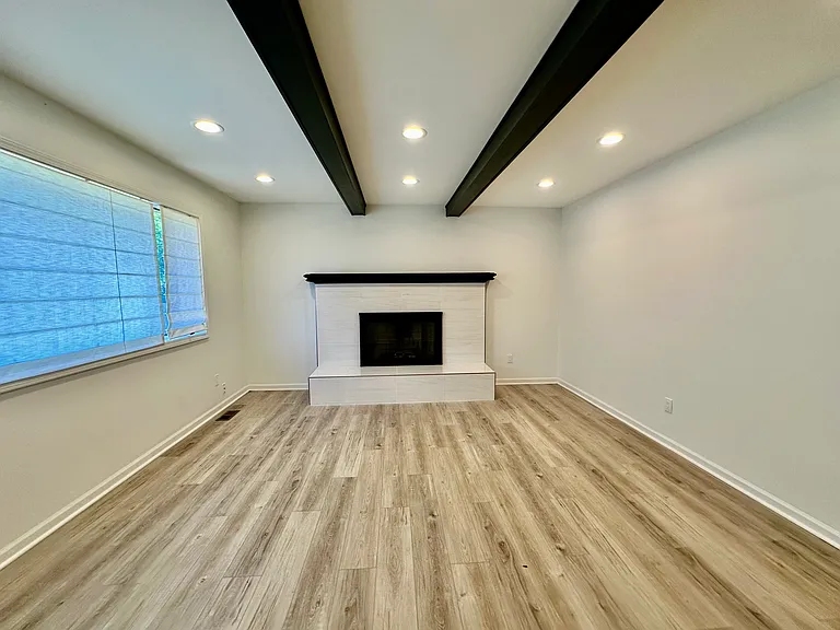 194 E Long Lake Rd — Photo 5