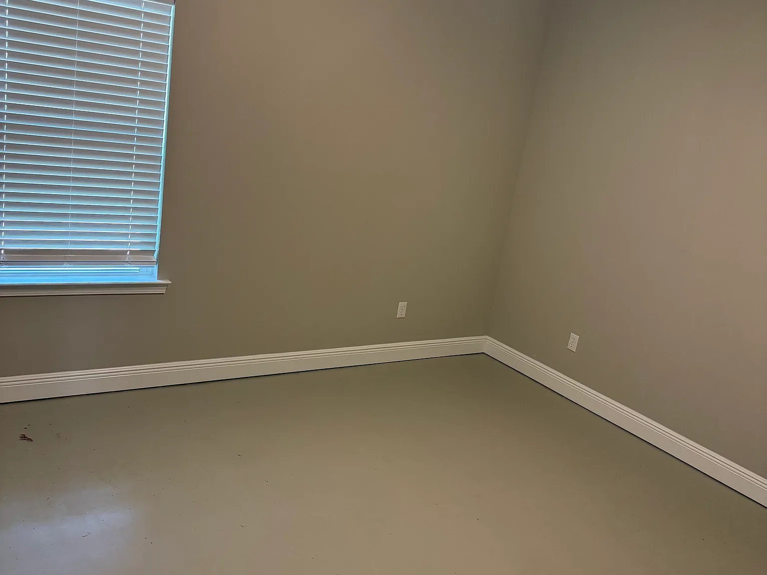 2 bed, 1100 sqft, $1,100 — Photo 4