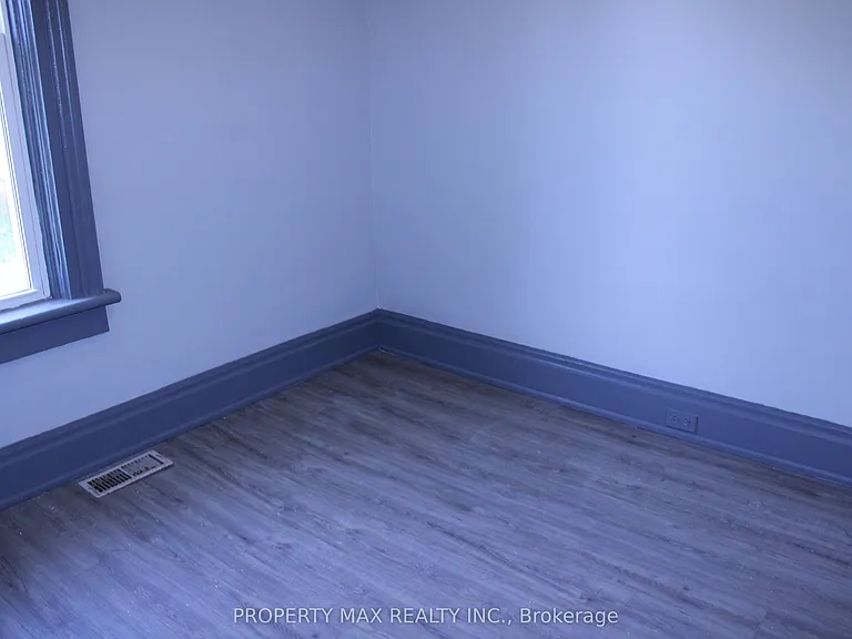 5363 Davis Dr — Photo 12