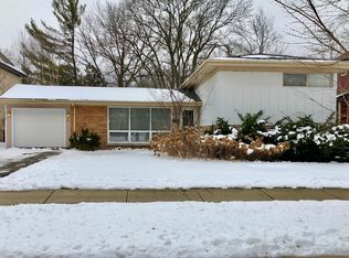 2425 Maple Ave, Northbrook, IL