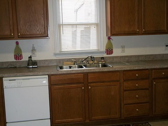 5th image of 1605 Stockton St