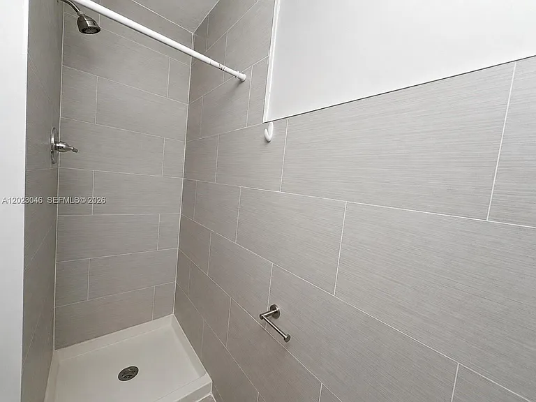 811 NW 6th Ave #4 — Photo 18