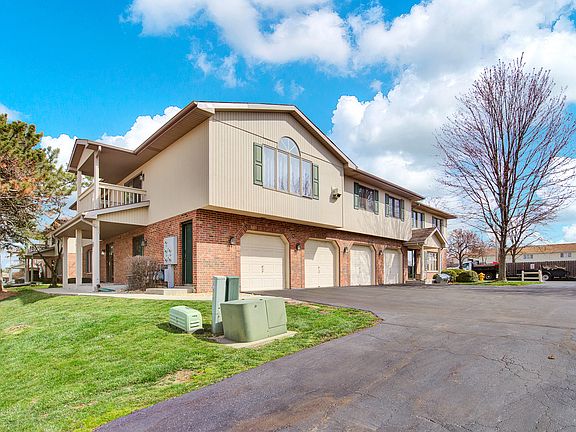 3rd image of 11040 Eagle Dr #D