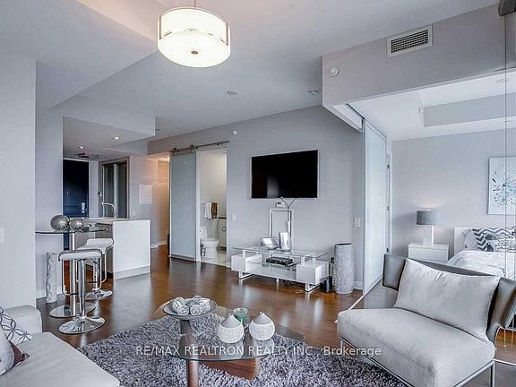 4th image of 88 Park Lawn Rd #2803