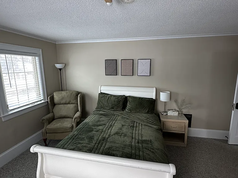 201 Salt Springs Rd — Photo 25