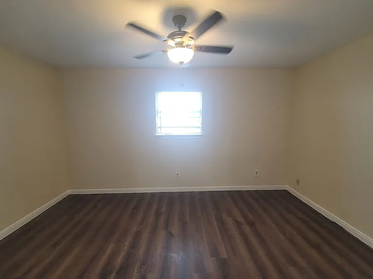 2801 Avenue M — Photo 10
